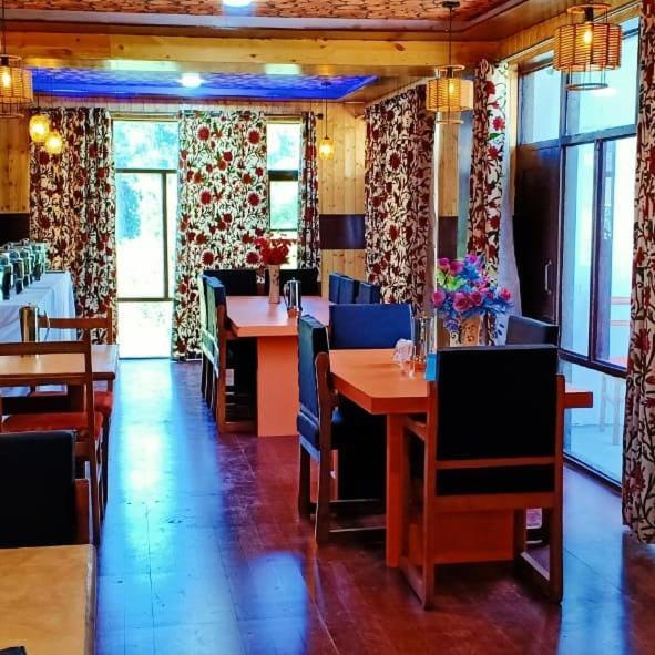 The Royal Kargil Hotel Exterior foto